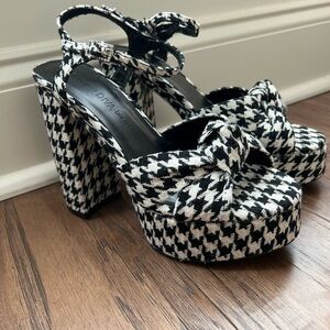 Wild Diva Black and White Houndstooth Platform Heels